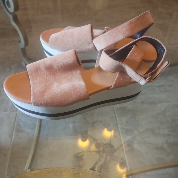 Sandals - Picture 3 of 5